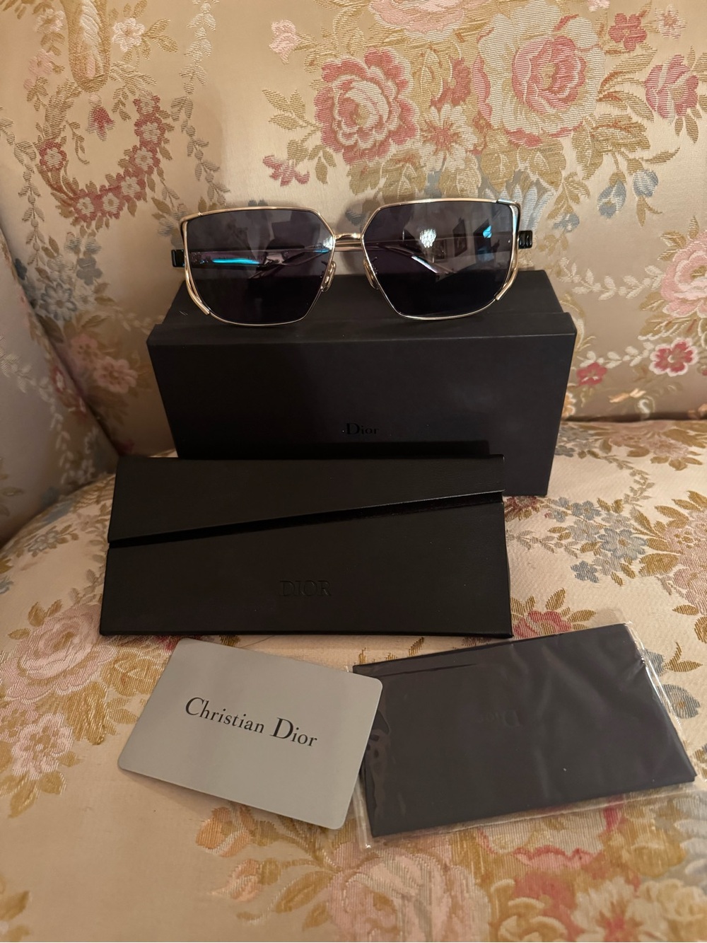 Christian Dior Metal ArchiDior S2U Sunglasses Gold - Picture 10 of 16